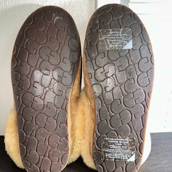 UGG Classic Tan Sheepskin Slippers - Picture 5 of 6